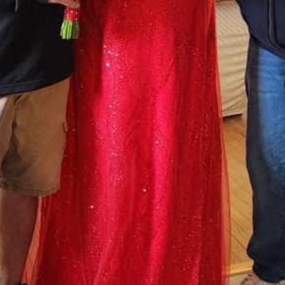 Galina Signature Prom Dress - Picture 6 of 8